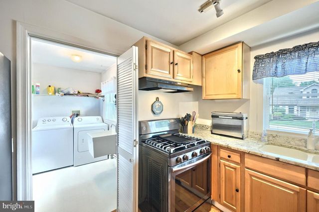 1843 IVY PUMP LN, York, PA 17408