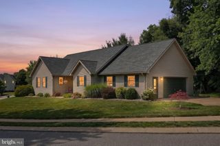 1843 IVY PUMP LN, York, PA 17408