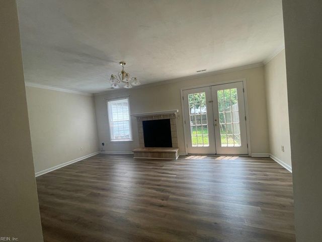 4613 Stonebridge LN, Virginia Beach, VA 23462