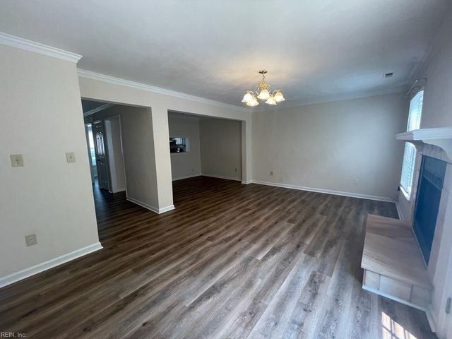 4613 Stonebridge LN, Virginia Beach, VA 23462
