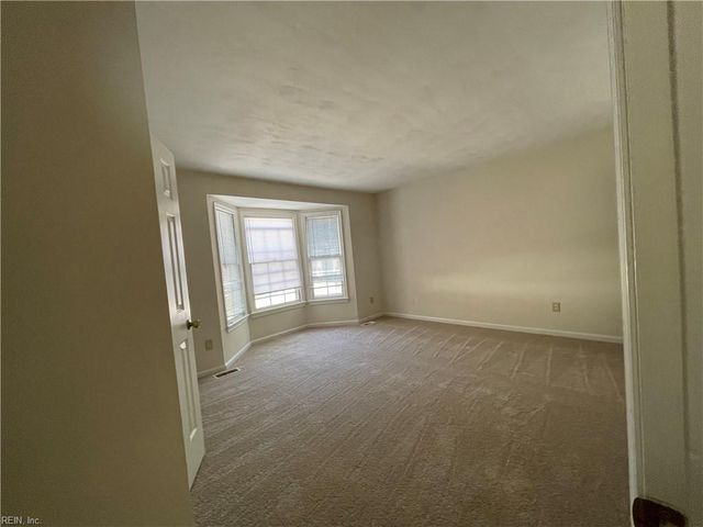 4613 Stonebridge LN, Virginia Beach, VA 23462
