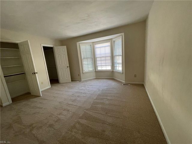 4613 Stonebridge LN, Virginia Beach, VA 23462
