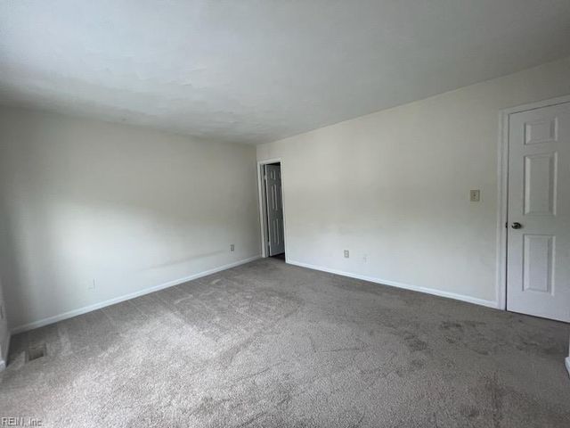 4613 Stonebridge LN, Virginia Beach, VA 23462