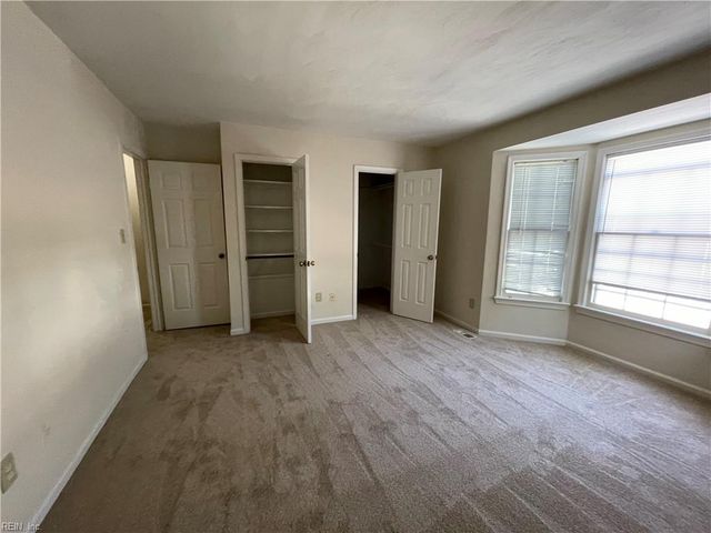 4613 Stonebridge LN, Virginia Beach, VA 23462