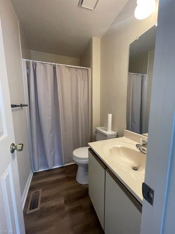 4613 Stonebridge LN, Virginia Beach, VA 23462