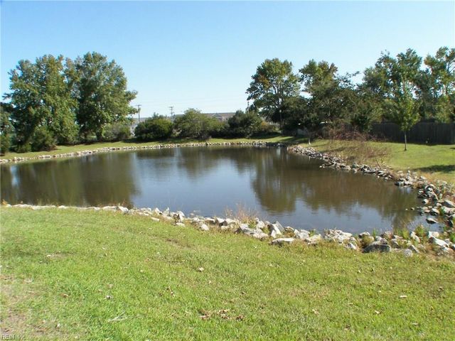 4613 Stonebridge LN, Virginia Beach, VA 23462