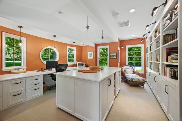 276 Greenley Road, New Canaan, CT 06840