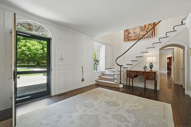 276 Greenley Road, New Canaan, CT 06840