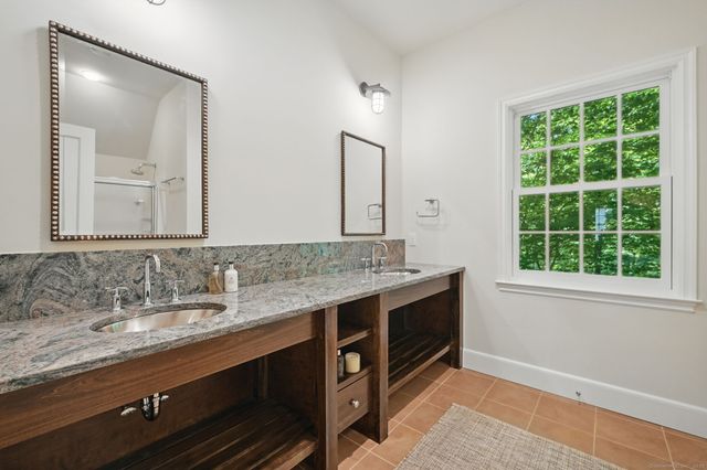 276 Greenley Road, New Canaan, CT 06840