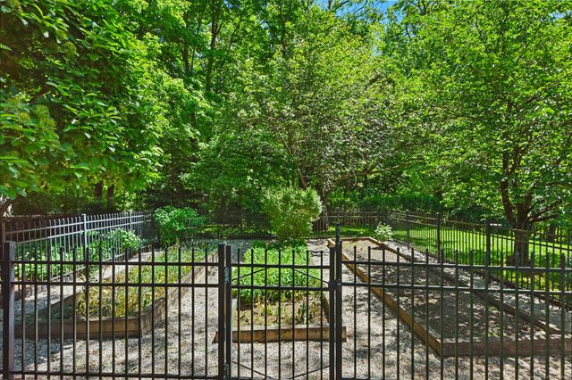 276 Greenley Road, New Canaan, CT 06840
