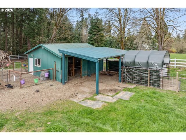 17525 S HOLLY Ln, Oregon City, OR 97045