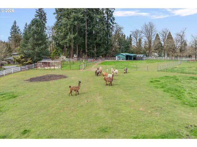 17525 S HOLLY Ln, Oregon City, OR 97045