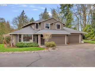 17525 S HOLLY Ln, Oregon City, OR 97045