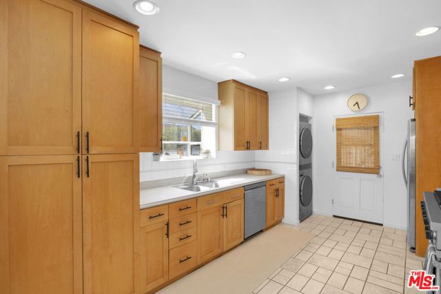 8333 Chase Avenue, Los Angeles, CA 90045