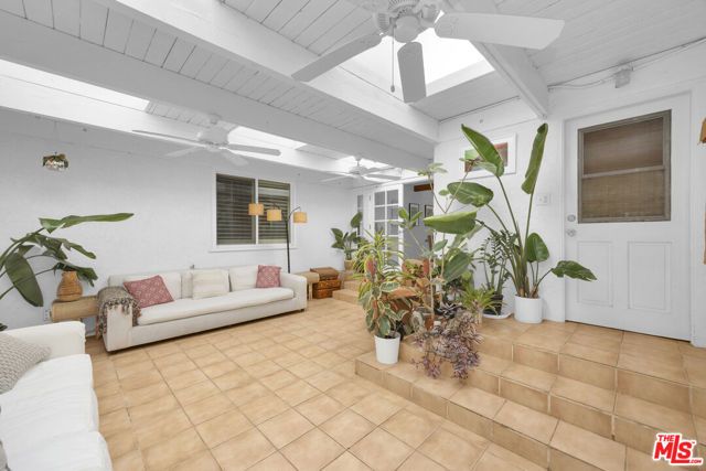 8333 Chase Avenue, Los Angeles, CA 90045