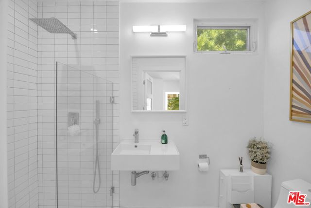 8333 Chase Avenue, Los Angeles, CA 90045