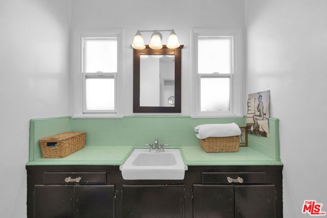 8333 Chase Avenue, Los Angeles, CA 90045