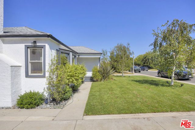 8333 Chase Avenue, Los Angeles, CA 90045