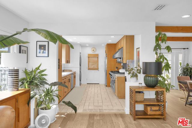 8333 Chase Avenue, Los Angeles, CA 90045