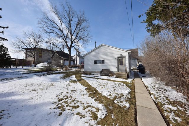 N88W16270 Park BOULEVARD, Menomonee Falls, WI 53051