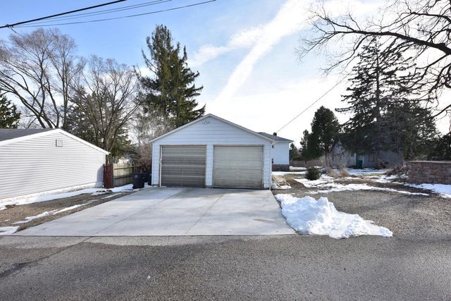 N88W16270 Park BOULEVARD, Menomonee Falls, WI 53051