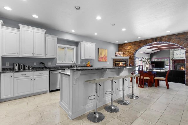 3086 BUTTERCUP ROAD, Neenah, WI 54956