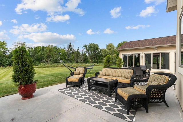 3086 BUTTERCUP ROAD, Neenah, WI 54956