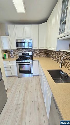 7000 Boulevard East 38 G, Guttenberg, NJ 07093