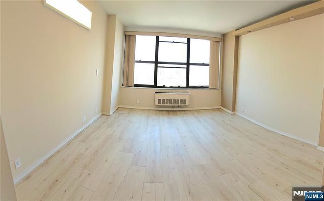 7000 Boulevard East 38 G, Guttenberg, NJ 07093
