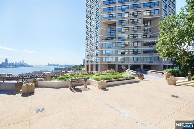7000 Boulevard East 38 G, Guttenberg, NJ 07093