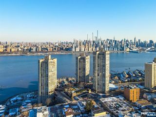 7000 Boulevard East 38 G, Guttenberg, NJ 07093