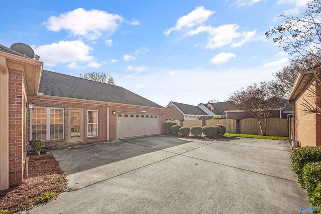 3010 Waterman Drive, Owens Cross Roads, AL 35763