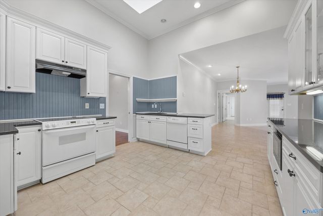 3010 Waterman Drive, Owens Cross Roads, AL 35763