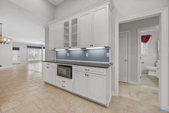 3010 Waterman Drive, Owens Cross Roads, AL 35763