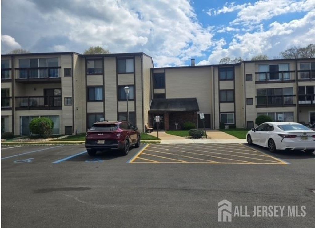 278 Crosse Drive 3F, Monroe, NJ 08831