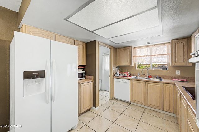 3723 W COCHISE Drive, Phoenix, AZ 85051