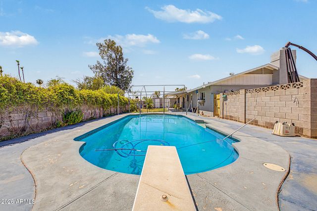 3723 W COCHISE Drive, Phoenix, AZ 85051