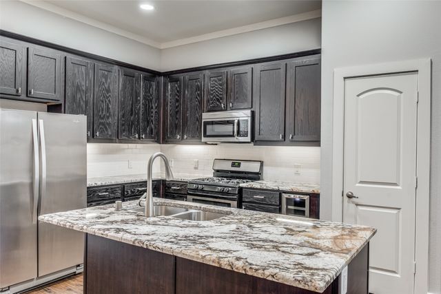 4323 Dickason Avenue 25, Dallas, TX 75219