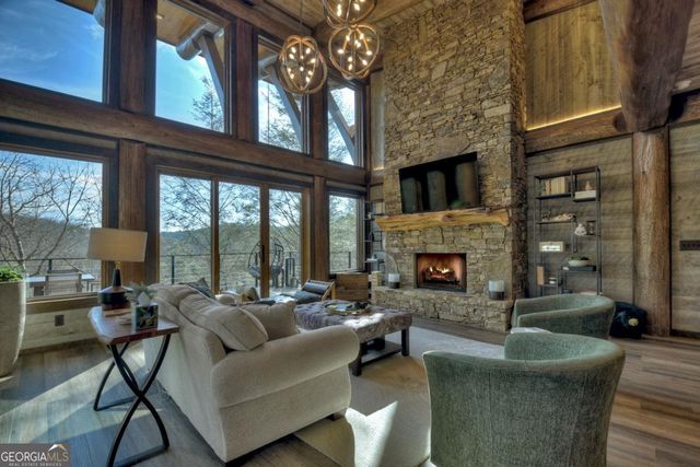 188 Paul Drive, Blue Ridge, GA 30513