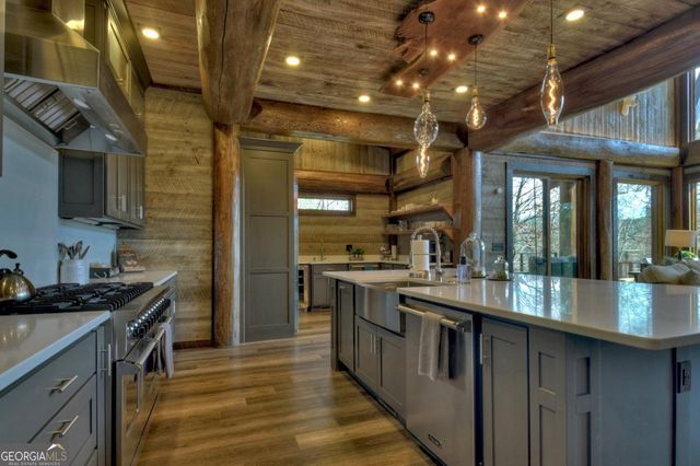 188 Paul Drive, Blue Ridge, GA 30513