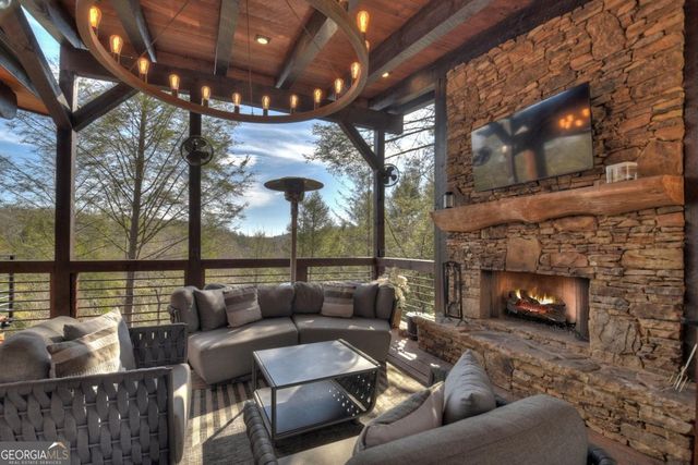 188 Paul Drive, Blue Ridge, GA 30513
