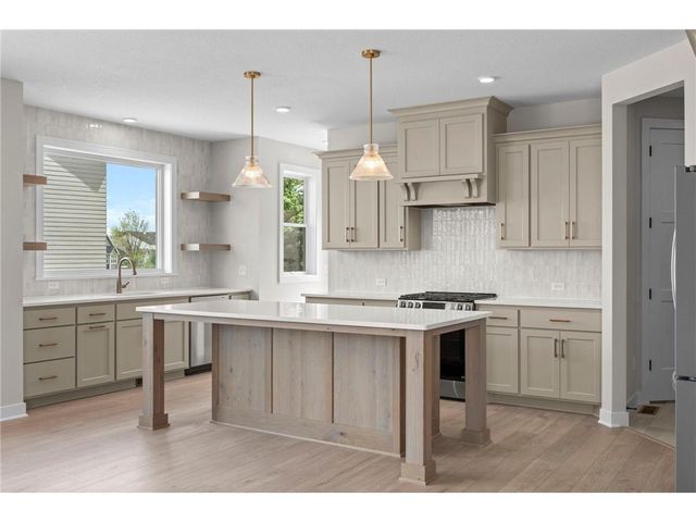 3779 Knightsbridge Lane N, Lake Elmo, MN 55042