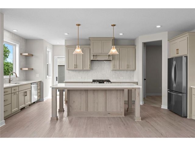 3779 Knightsbridge Lane N, Lake Elmo, MN 55042
