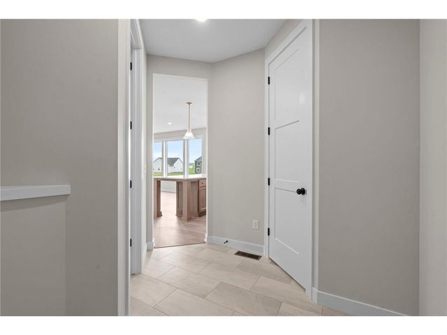 3779 Knightsbridge Lane N, Lake Elmo, MN 55042