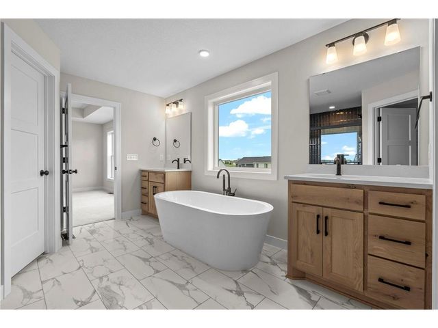 3779 Knightsbridge Lane N, Lake Elmo, MN 55042