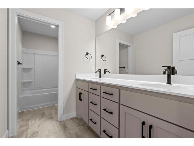 3779 Knightsbridge Lane N, Lake Elmo, MN 55042