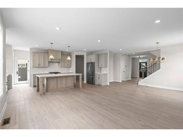 3779 Knightsbridge Lane N, Lake Elmo, MN 55042