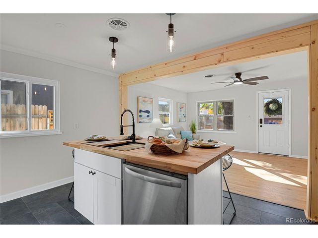 724 E Costilla St, Colorado Springs, CO 80903