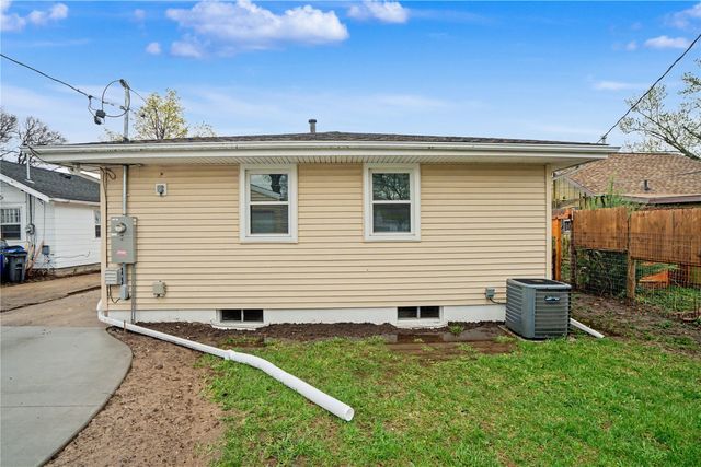 420 30th Street SE, Cedar Rapids, IA 52403