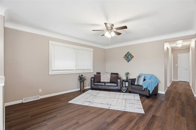420 30th Street SE, Cedar Rapids, IA 52403